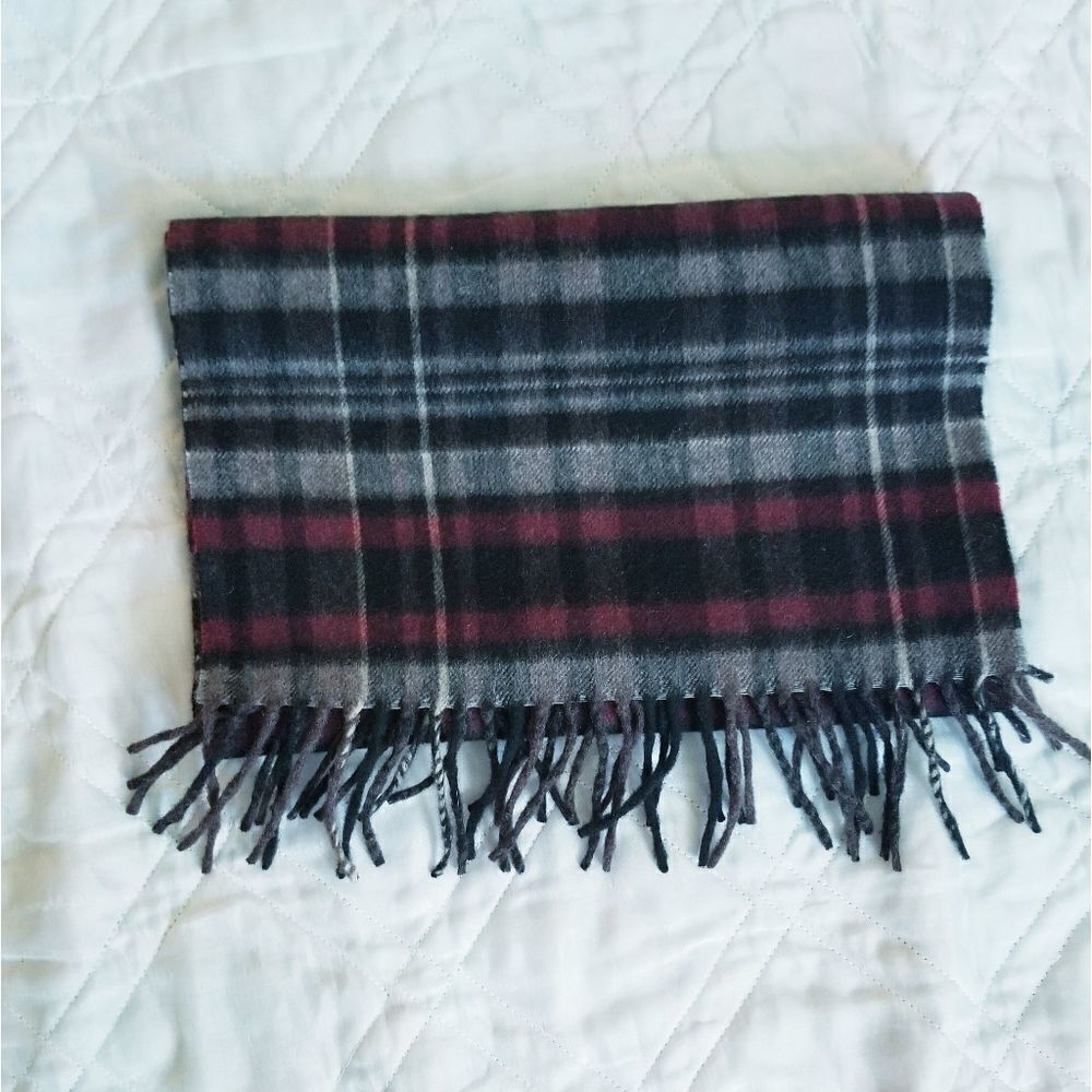 NWOT Andrew Stewart Cashmere scarf
